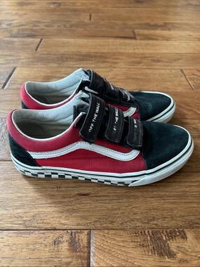 Vans Old Skool V Logo Pop Skate Shoes Sneakers Black Red White Womens Size 8.5